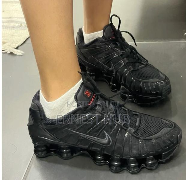 Nike Shox Black · Photo 1