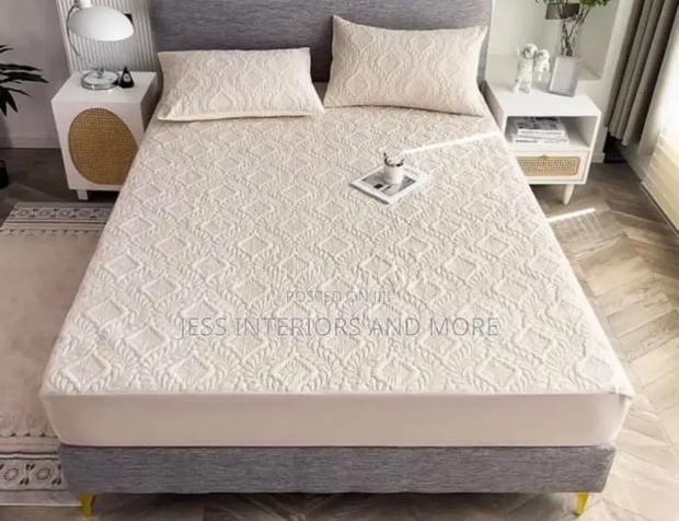 Waterproof Mattress Protector (Grey)King Size · Photo 5