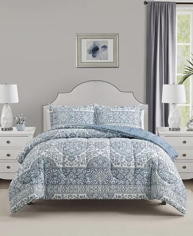 Talia 3-Pc Reversible Comforter Set · Photo 1