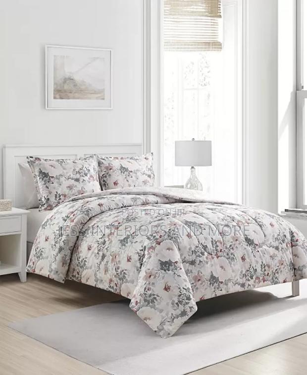 Roselyn 3-Pc Comforter Set(King) · Photo 3