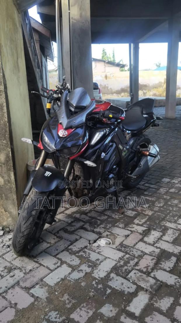 Kawasaki Z400 2019 Red · Photo 2