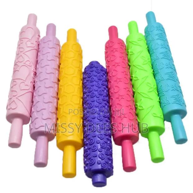 Plastic Rolling Pin for Cake Decorating · Photo 2