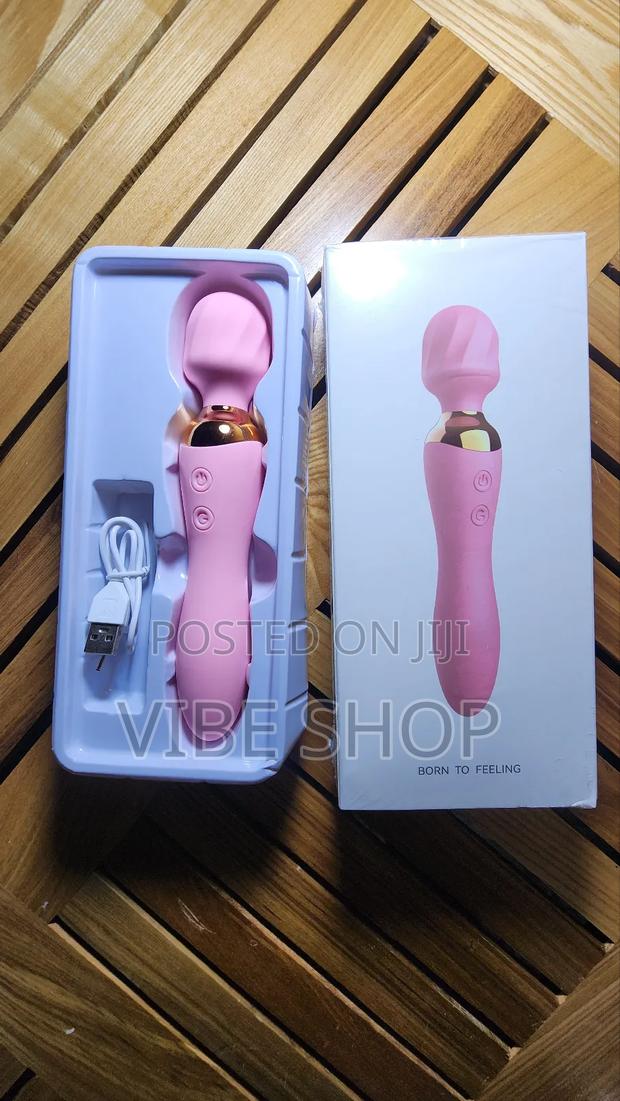 Double-Headed Vibrator Dildo - Dual Pleasure · Photo 4