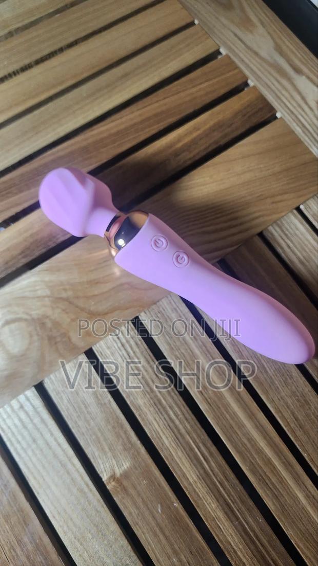 Double-Headed Vibrator Dildo - Dual Pleasure · Photo 6