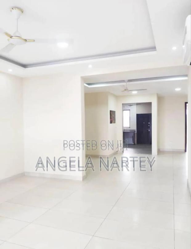 12bdrm Apartment in East Legon for sale · Photo 4