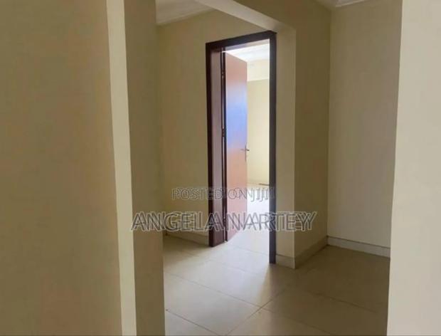 12bdrm Apartment in East Legon for sale · Photo 7