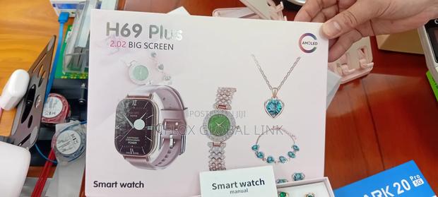 Smart Watch With Necklace · Photo 1