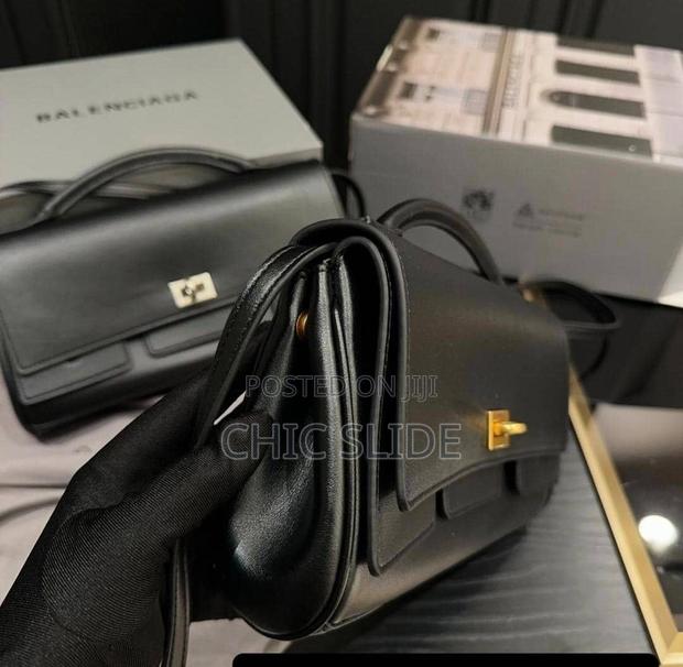 Highly Quality Balenciaga New Collection · Photo 2