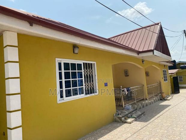 1bdrm Apartment in Madev Realty, Ofankor for rent · Photo 1