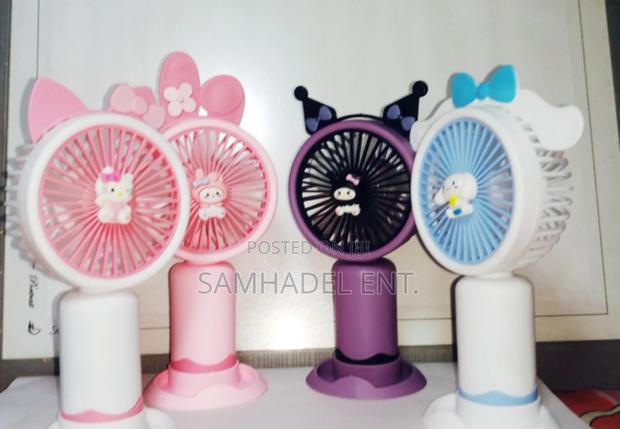 Trendy Hand Fans · Photo 1