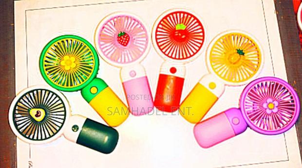 Trendy Hand Fans · Photo 3