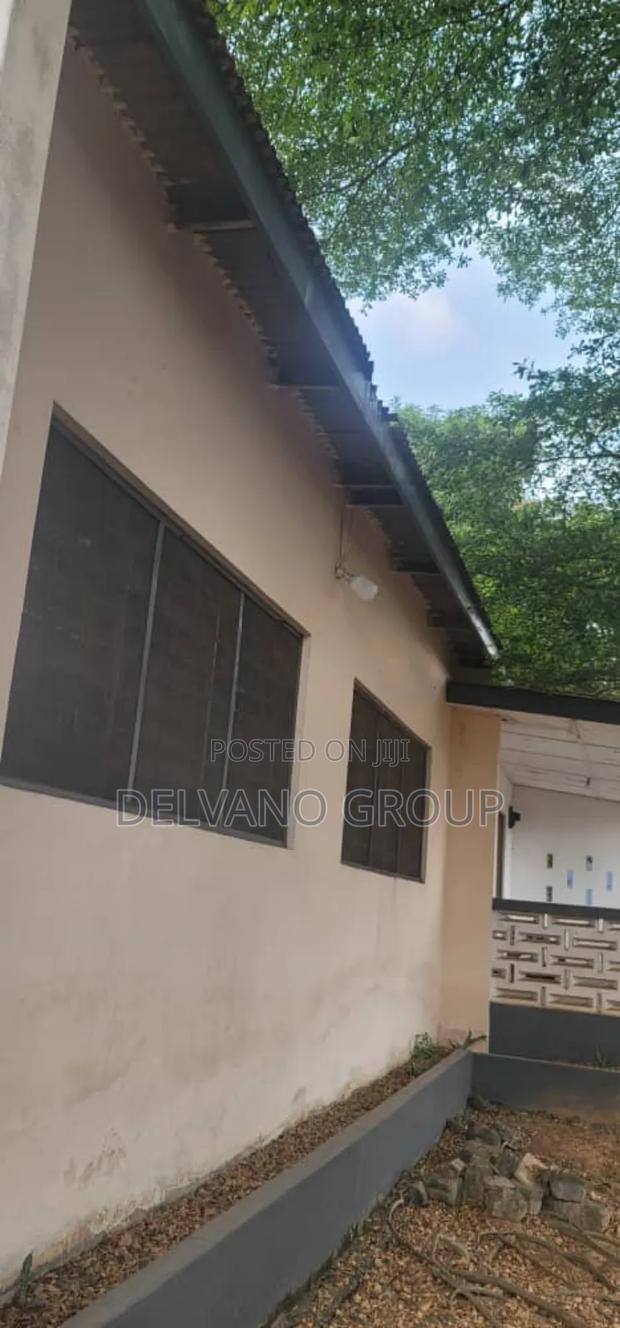 3bdrm Bungalow in Housing Down for sale · Photo 7