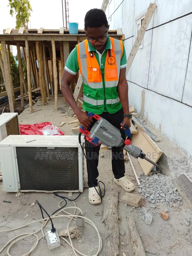 Concrete Breaker For Rent · Photo 4