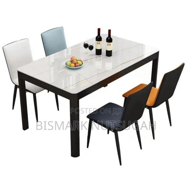 Four Chairs Dining Table · Photo 2