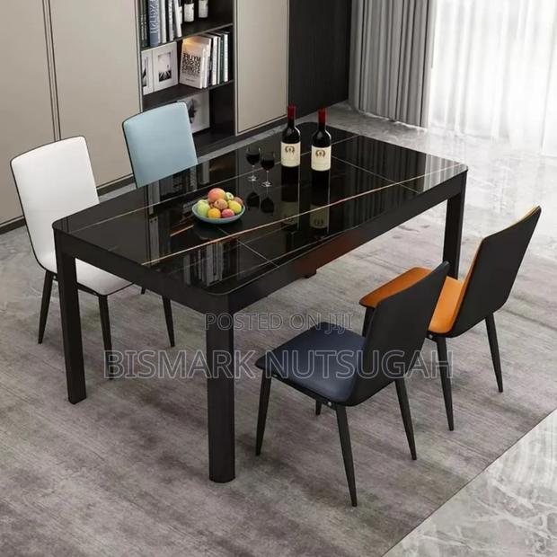Four Chairs Dining Table · Photo 3