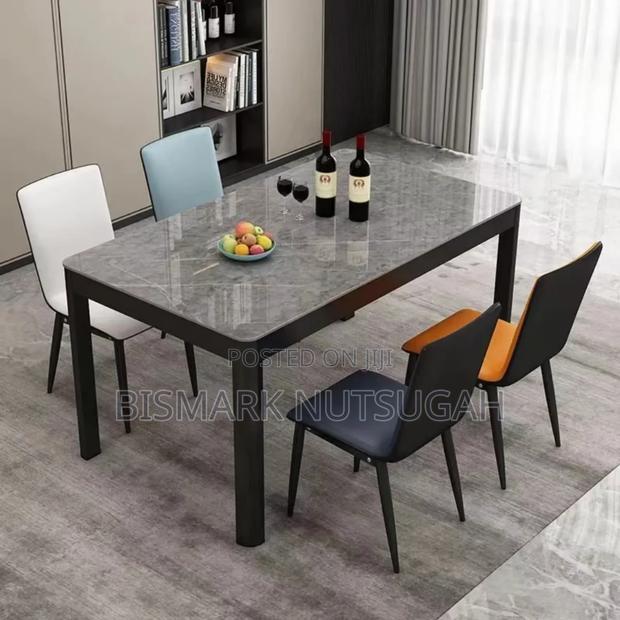Four Chairs Dining Table · Photo 4