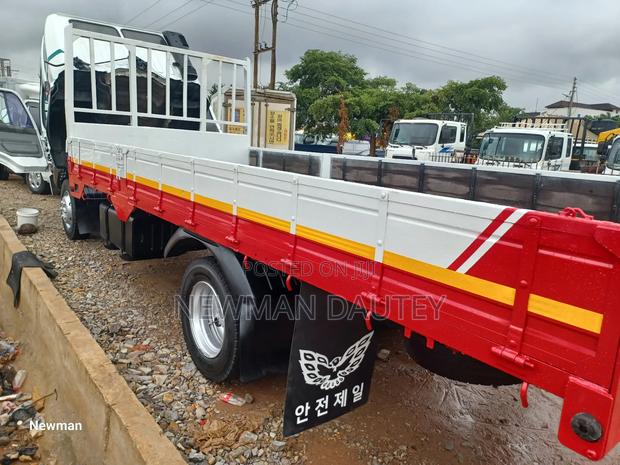 Rhino Kia White · Photo 5