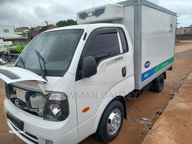 Kia Bongo Fridge Container · Photo 3