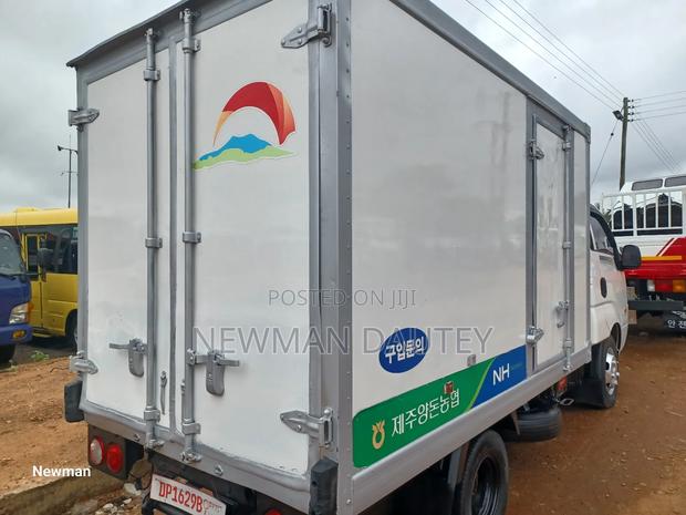 Kia Bongo Fridge Container · Photo 5