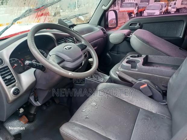 Kia Bongo Fridge Container · Photo 6