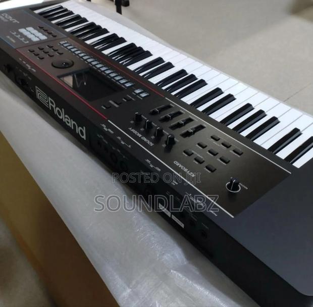 Roland Juno-D6 Keyboard Synthesizer · Photo 2