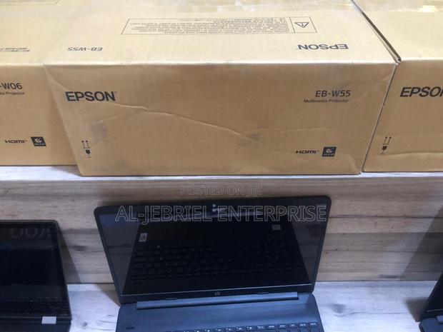 Epson Eb-W55 Projector (4000 Lumens) Wifi · Photo 2