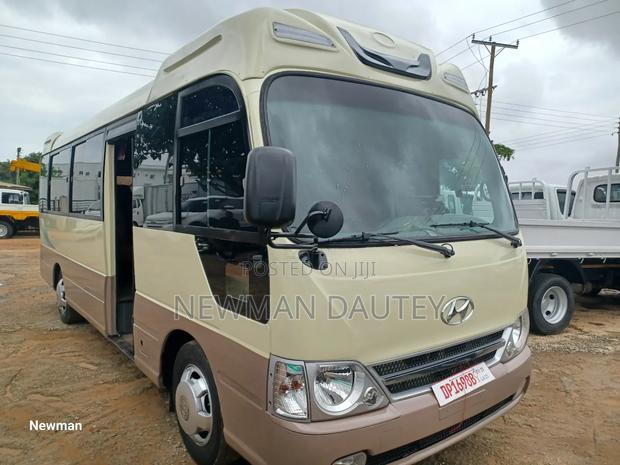 Hyundai County 2014 Beige · Photo 2