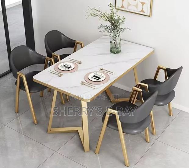 Luxurious Dining Set · Photo 8