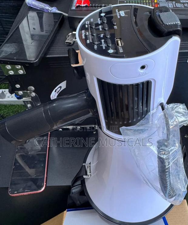 Megaphone Parameter · Photo 2