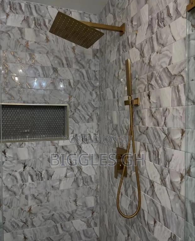 Concealed Shower- Gold · Photo 1