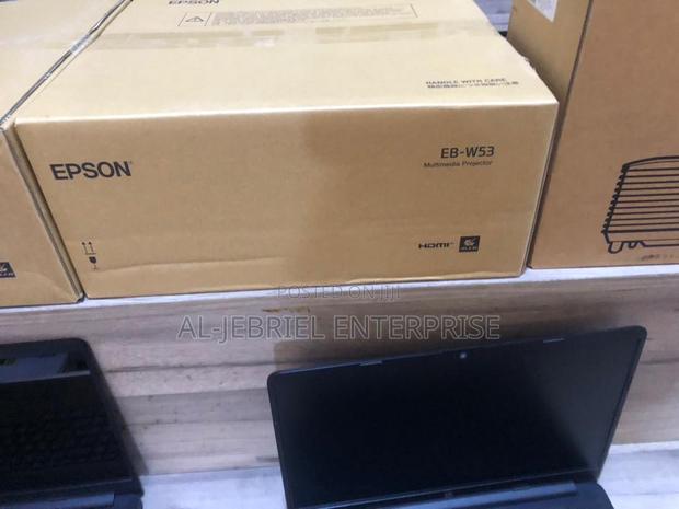 Epson Eb-W53 4000 Lumens Projector · Photo 1