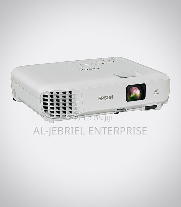 Epson Eb-W53 4000 Lumens Projector · Photo 2