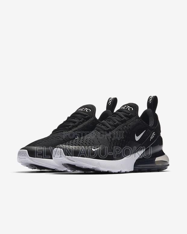 Nike Air Max 270 "Black/White" · Photo 2