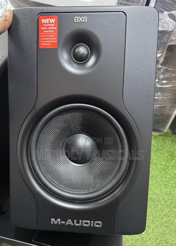M- Audio/Bx8 D2 Nest Generation 1300watt Studio Monitor · Photo 2