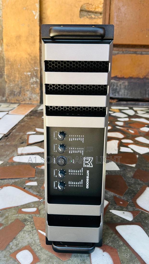 Martin Audio [Mt28000] 4 Channels Power Amplifier · Photo 1