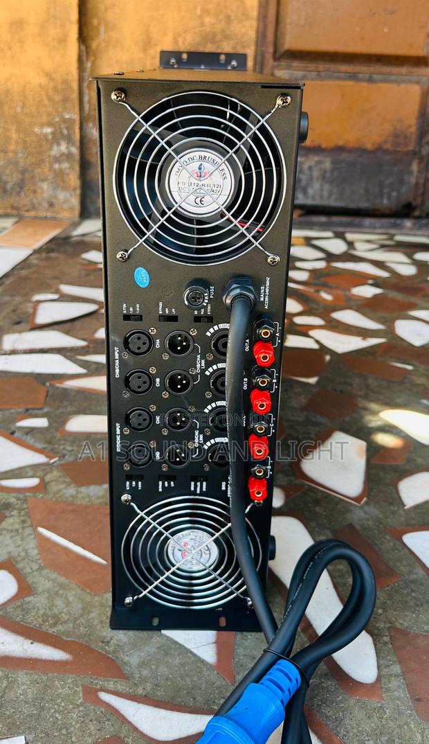 Martin Audio [Mt28000] 4 Channels Power Amplifier · Photo 2