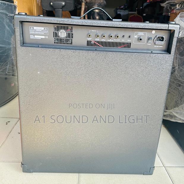 Yamaha [Kb 400] 3 Channels Keyboard Combo · Photo 2