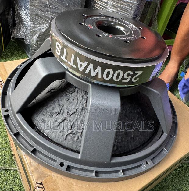 (Titanic Usa)Gls- Double Magnet Bass Speaker 18” 2500watt · Photo 1
