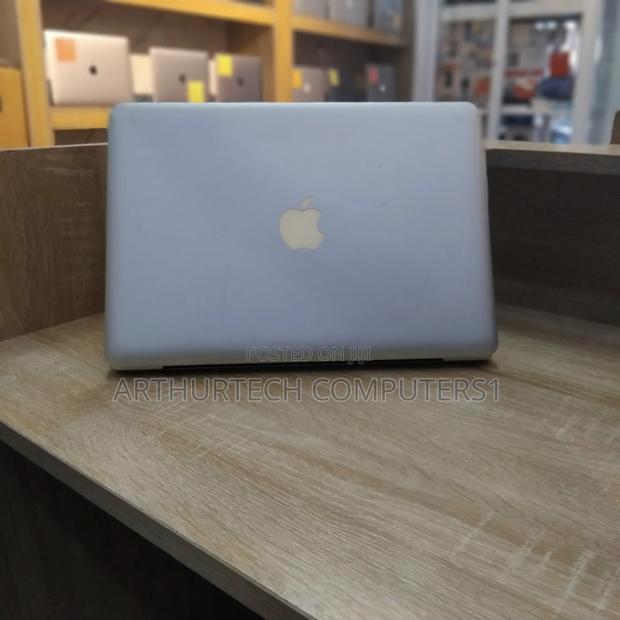 Laptop Apple MacBook Pro 2010 4GB Intel Core 2 Duo HDD 320GB · Photo 3