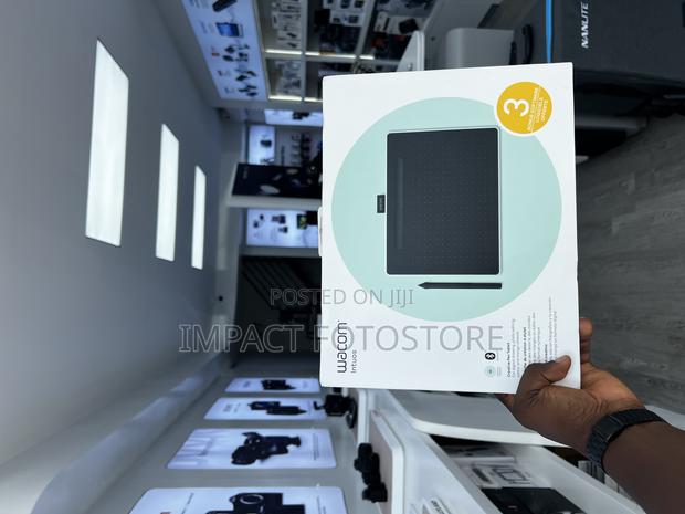 Wacom Intuos Bluetooth Pen Tablet · Photo 2