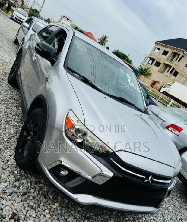 Mitsubishi Outlander SE FWD 2018 Silver · Photo 5