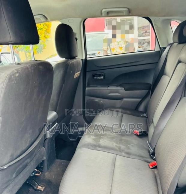 Mitsubishi Outlander SE FWD 2018 Silver · Photo 6