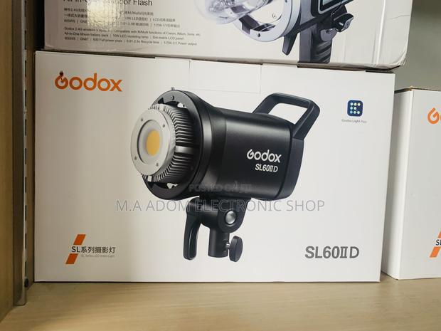 Godox Compact Daylight Light for Photography · Photo 2