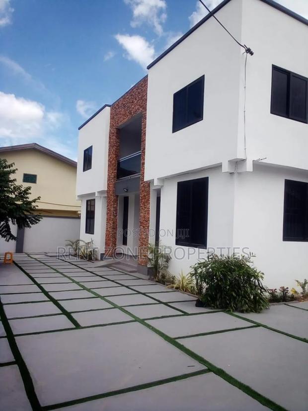 4bdrm Duplex in Rent Zone Properties, Amasaman for rent · Photo 1