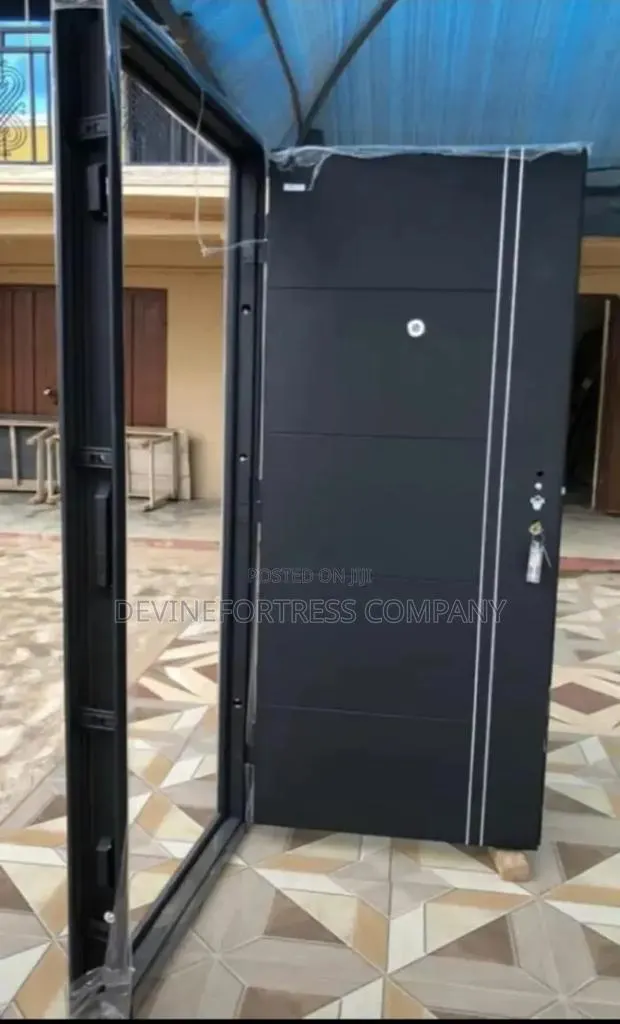 High Quality Black Normal Rough Door (Sed) · Photo 1