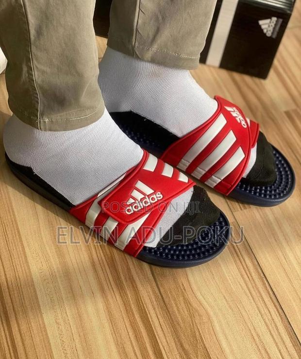 Adidas Adissage Slides. · Photo 3