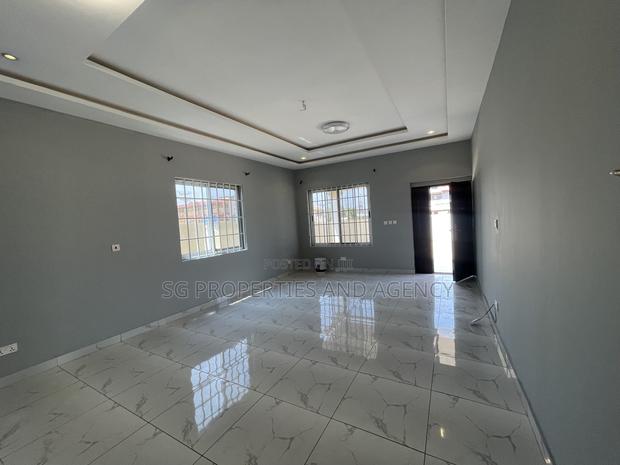 3bdrm House in Batsonaa, Baatsona Total for rent · Photo 8