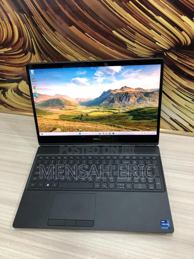Laptop Dell Precision 7560 32GB Intel Xeon SSD 256GB · Photo 1