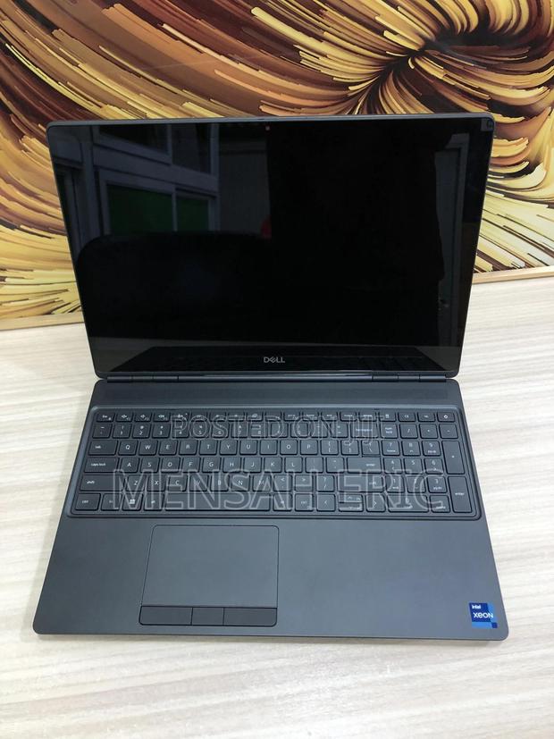 Laptop Dell Precision 7560 32GB Intel Xeon SSD 256GB · Photo 2