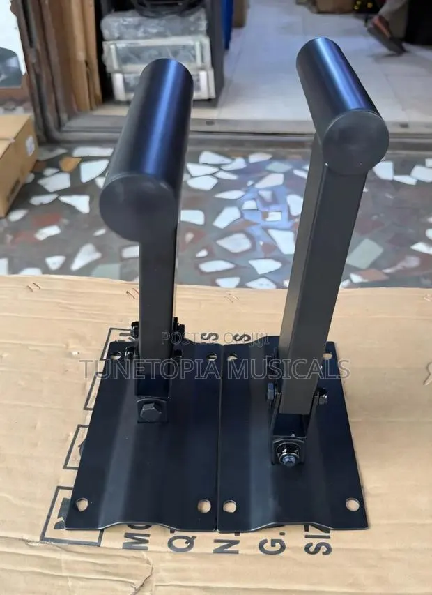 Adjustable, Heavy-Duty Wall-Mount Speaker Bracket · Photo 1